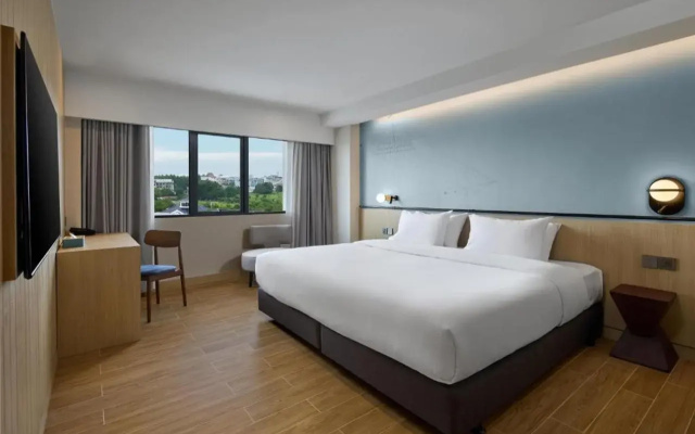 13 Coins Tower Hotel Tiwanon