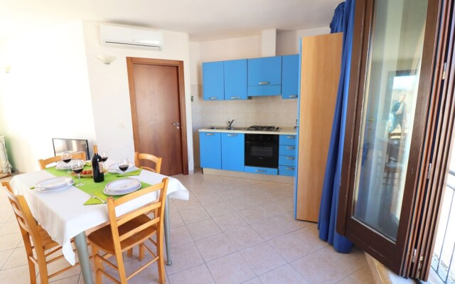 Flat Desirè Close To Beaches with Sight Castle, Terrace, Wi-Fi