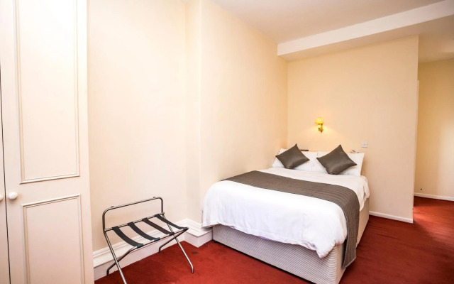 Borough Arms Hotel
