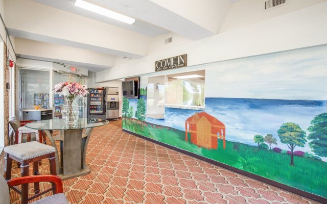 OYO Hotel Mona Lake Muskegon