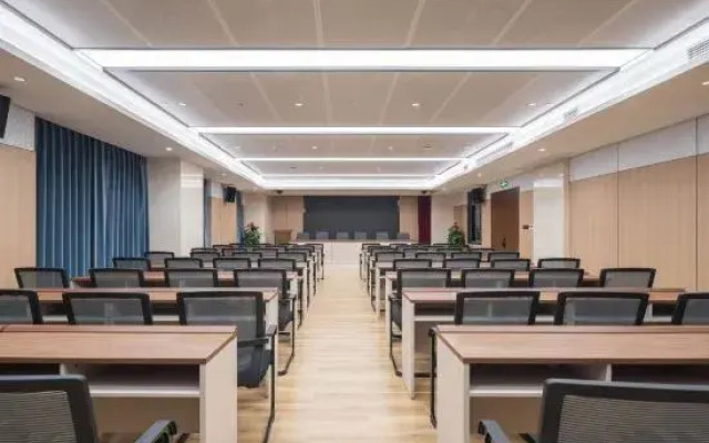 Orange Hotel (Changsha SongyaLake WuyuePlaza)