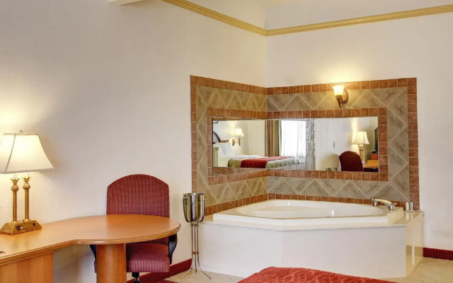 FairBridge Inn & Suites Cleburne