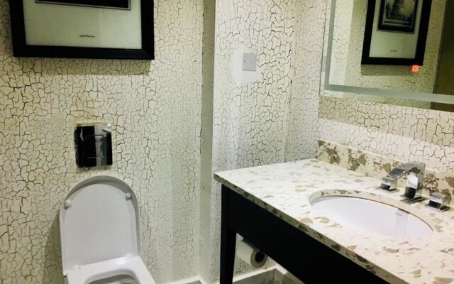 Parktonian Hotel Ikate