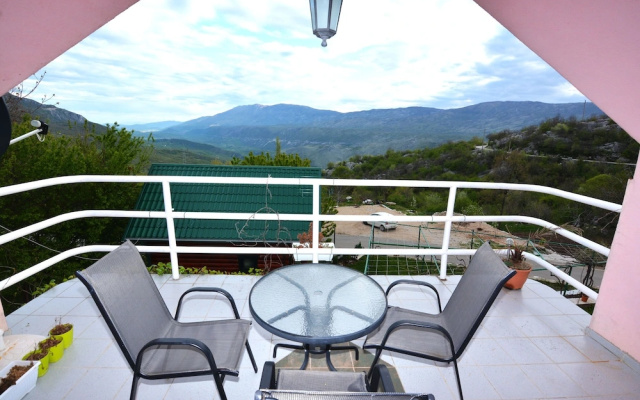 Holiday Homes & Bungalows Povija
