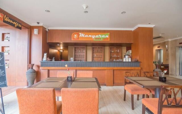 RedDoorz Premium Syariah @ Semarang City Center