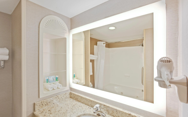 Holiday Inn Express Hotel & Suites Bethlehem by IHG