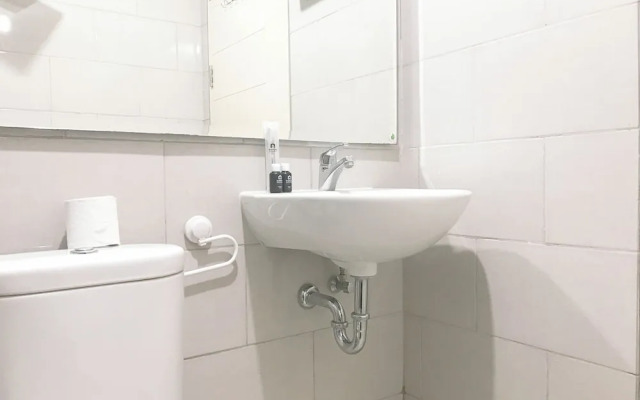 Modern and Comfortable Studio at Benson Supermall Mansion Apartment