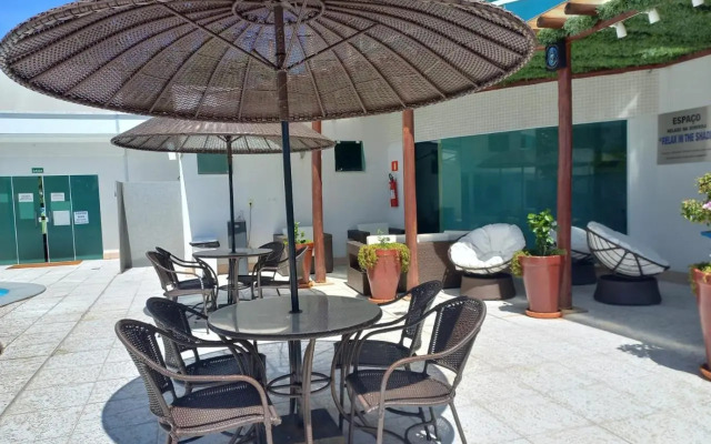 Apartamento com varanda gourmet e churrasqueira Caldas Nova