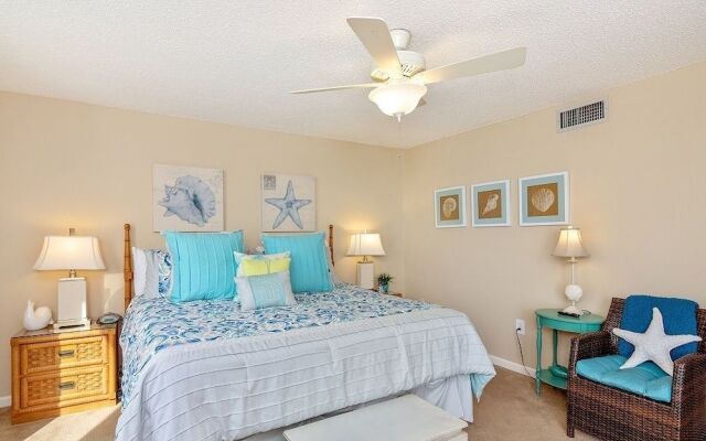 Shoreline 1055 Condo by RedAwning