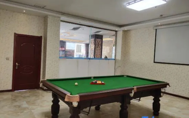 Yipai Chain Hotel (Qi County Bus Station) – Entertainment – Kaifeng