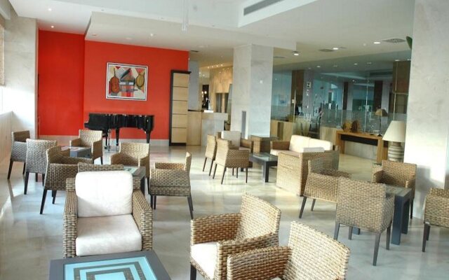 Senator Águilas Hotel