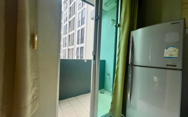 1 bdrm condo 5 minutes walk to BTS FREE Wifi