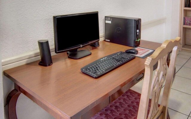 Econo Lodge Conference Center