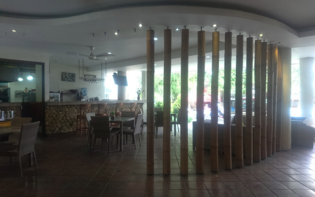 Suris Boutique Hotel