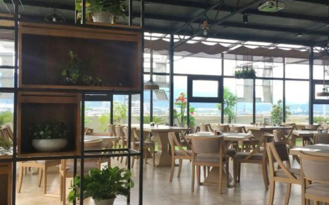 Lishui Jinjiang Business Hotel