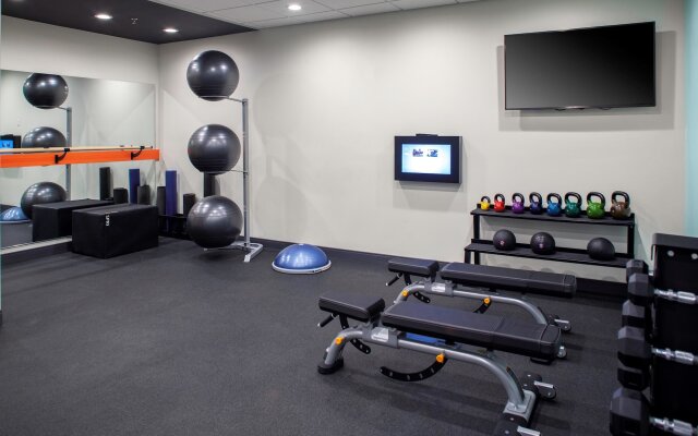 Tru by Hilton Farmville