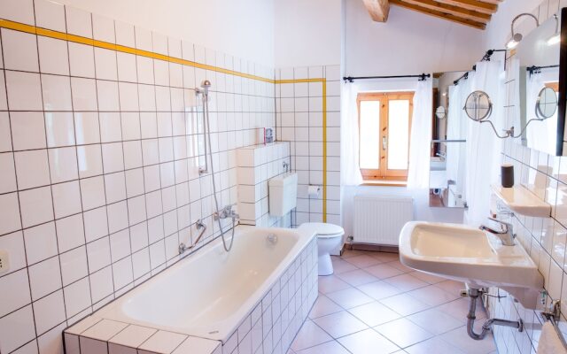 Home set in Olive Grove With Stunning Views