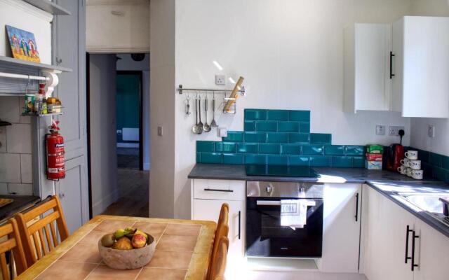 Perranporth Bungalow 2mins Walk to Beach!