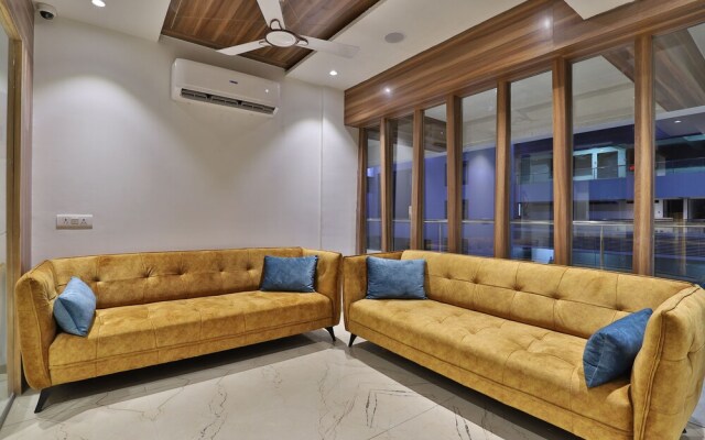 Vaccinated Staff- Collection O 24411 Hotel Privya