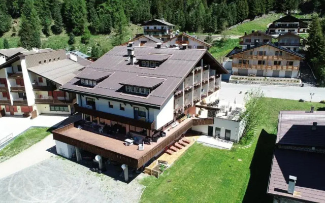 Hotel Alpina