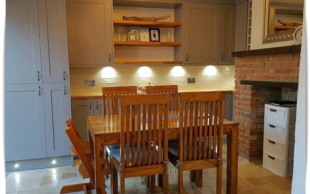 Charming Villa in Ryde - Child Friendly