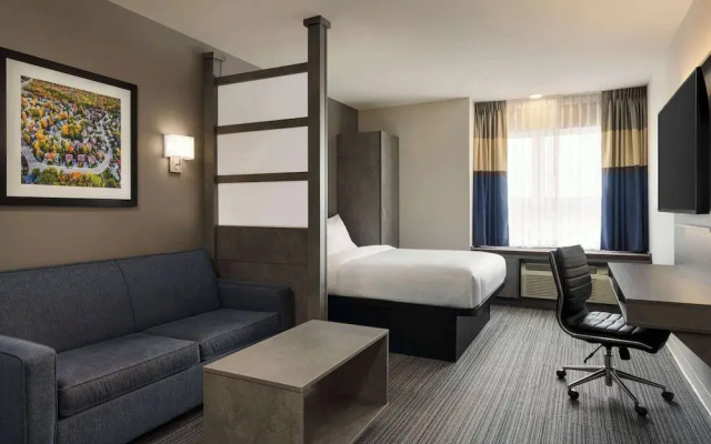 Microtel Inn & Suites By Wyndham Boisbriand