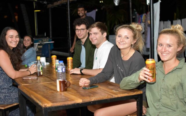 Jay's Bunks-Kandy Hostel - Adults Only