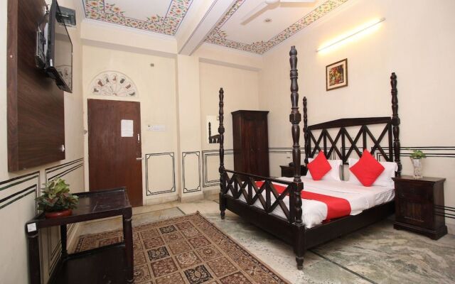 OYO 12115 Hotel Raghuraj Palace