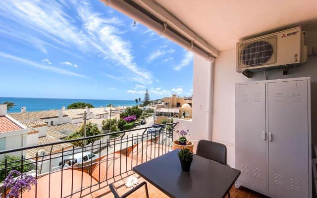 Balcony with Seaview - 1 Bed Apartment