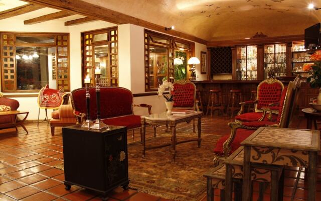 Uzhupud Garden Hotel & lodge