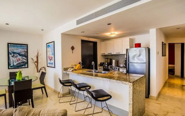 Elements 118 2 Bedroom Condo by Redawning