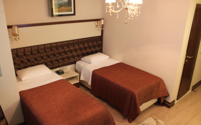 Gloria Tibi Hotel