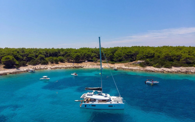 Beautiful Home in Vela Luka With 2 Bedrooms and Jacuzzi