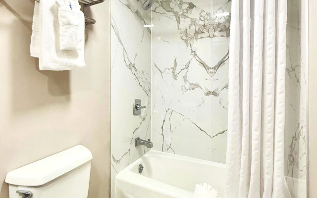 Days Inn by Wyndham Los Angeles LAX/Redondo/Manhattan Beach