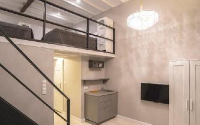 MoHo L Hostel