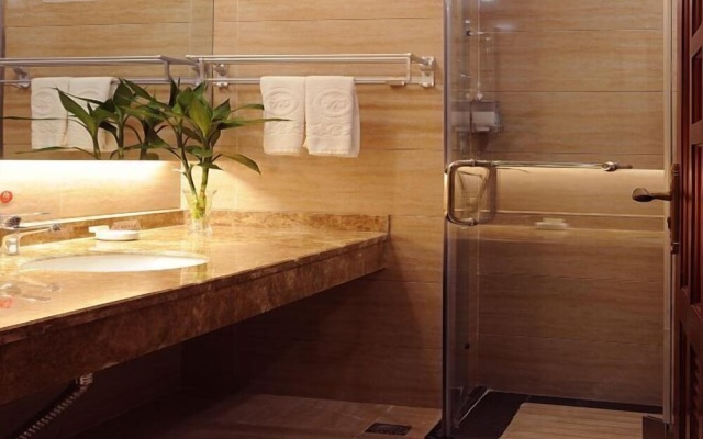 Baimei Zhubao Hot Spring Hotel – Bathroom – Dehong