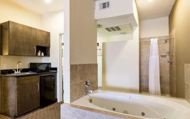 Townhouse Houston North Freeway