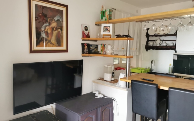 Apartment Renko - 100 m from the sea : A1 Omis, Riviera Omis