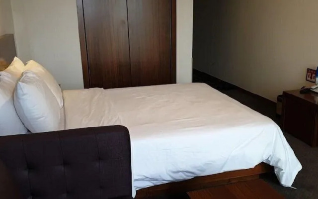 Hotel The Base