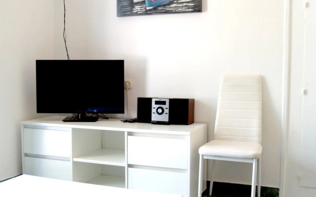 Step Away From The Beach 1-bedroom Apartment Lolov