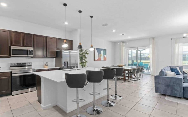 Super Huge- 12bd 12bas - Sleeps 38