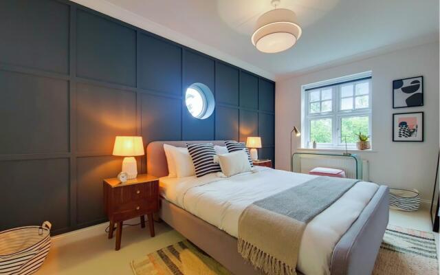 The Brockwell Park Escape - Bright 2BDR Flat with Parking
