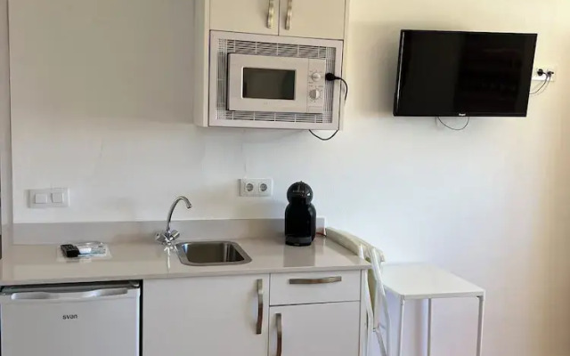 Hospederia Almundo by Alexandra Realty