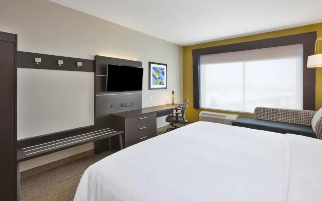 Holiday Inn Express Auburn Hills South by IHG
