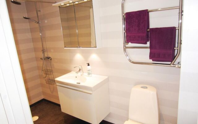 Beautiful Apartment in Kungshamn With 3 Bedrooms and Wifi