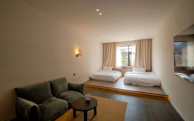 Cloud 9 Hotel