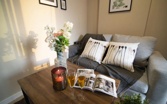 Near BK University Quiet Condo in Rama4 bkb133