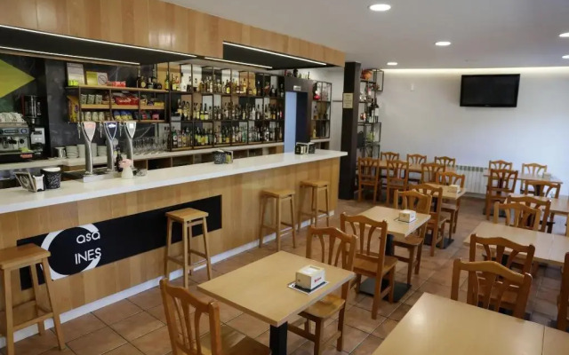 Pensión Casa Cines Restaurante
