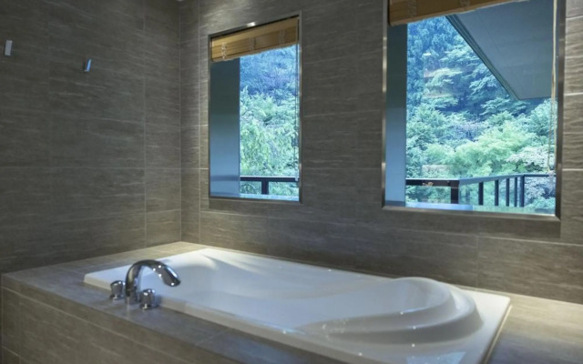moksa Rebirth Hotel