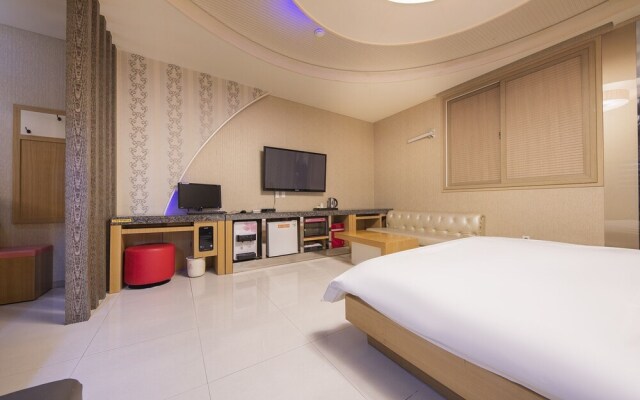 Gwangju Sangmu Luxury Hotel